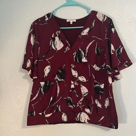Maurice’s Brick Red Top with Large Floral Print - Picture 1 of 3